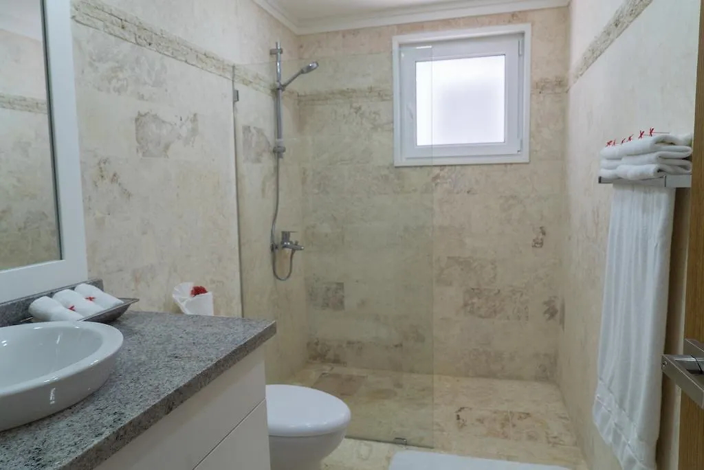 3Br / 3Ba Modern Paradise Loft Condo In Gated Community W/ Daily Housekeeping Sosúa