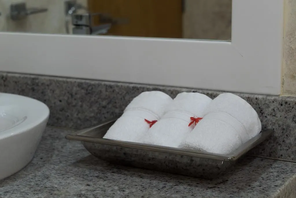 3Br / 3Ba Modern Paradise Loft Condo In Gated Community W/ Daily Housekeeping Sosúa 公寓